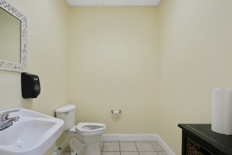 More Photos Of 2915 Raeford Rd, Fayetteville Medical For Lease