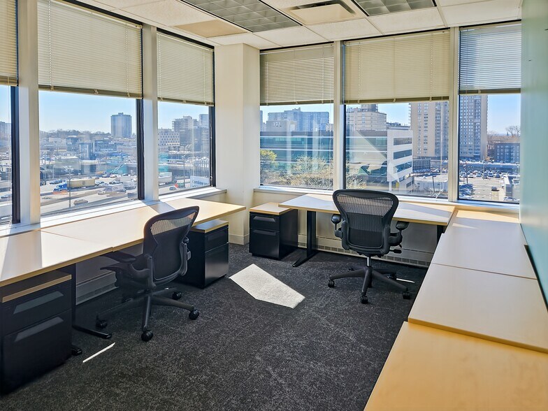 More Photos Of 1 Bridge Plz N, Fort Lee Coworking Space