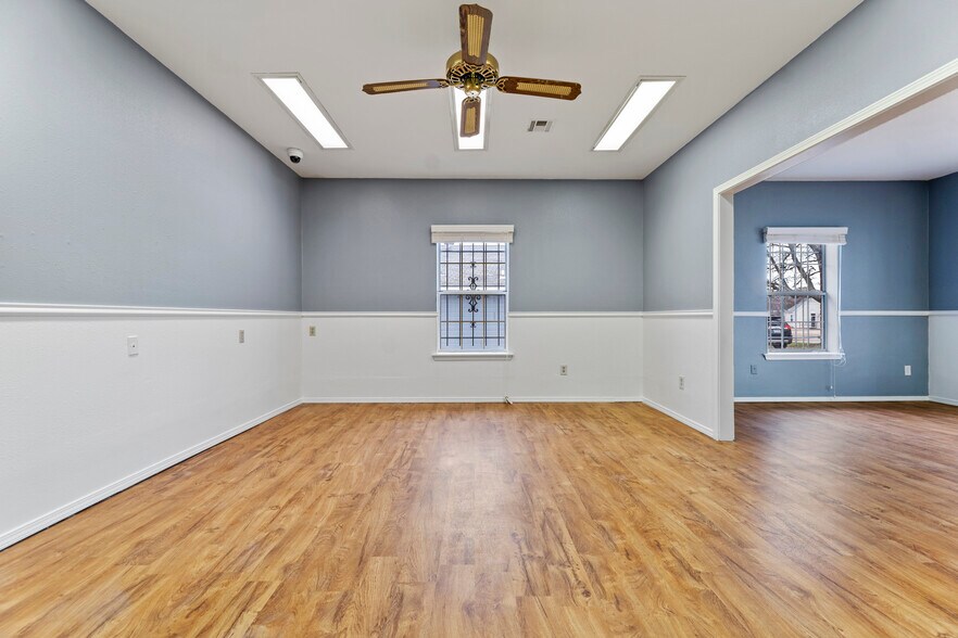 More Photos Of 71 Colt Square Dr, Fayetteville Loft Creative Space For Sale