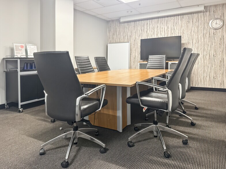 More Photos Of 330 St Mary Ave, Winnipeg Coworking Space