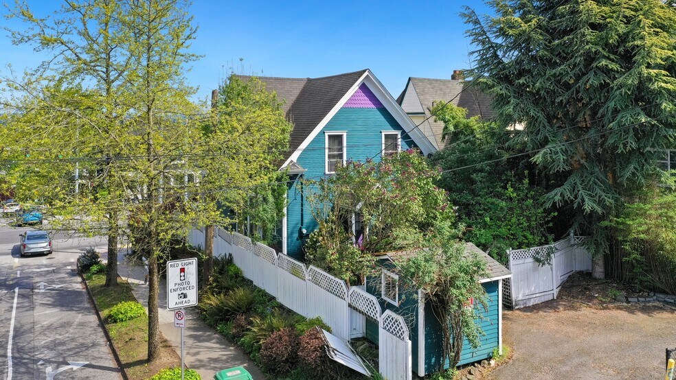 More Photos Of 137 23rd Ave E, Seattle Land For Sale