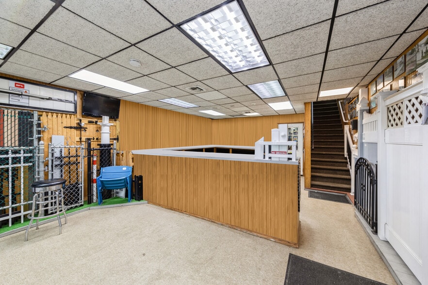 More Photos Of 138-27 247th St, Rosedale Showroom For Sale
