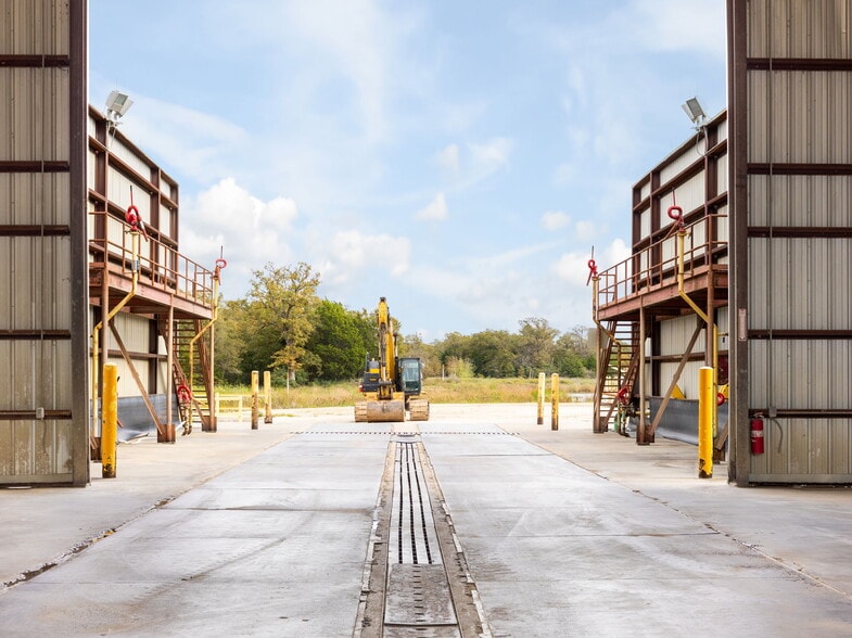 More Photos Of 7207 W FM 696, Elgin Industrial For Sale