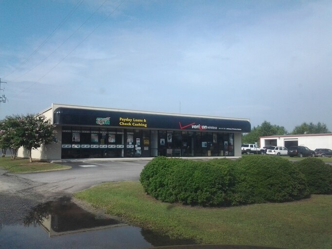 More Photos Of 309 Chesterfield Hwy, Cheraw Unknown For Lease