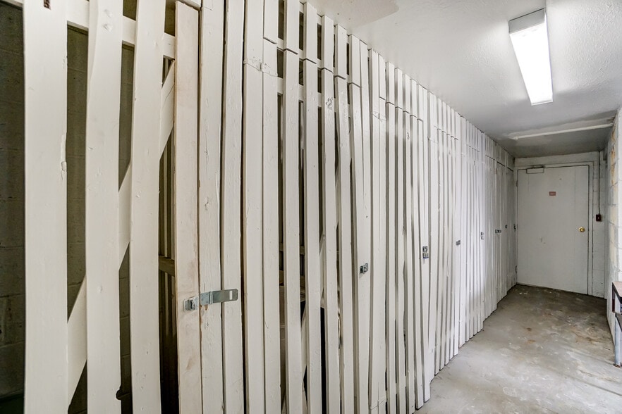 More Photos Of 1668 Glen Parker Ave, Cincinnati Multifamily For Sale