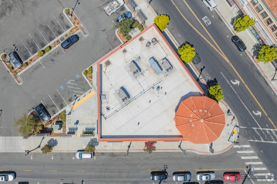 More Photos Of 5859 Foothill Blvd, Oakland Restaurant For Lease