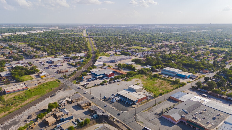 More Photos Of 1625 S Zarzamora St, San Antonio Land For Lease