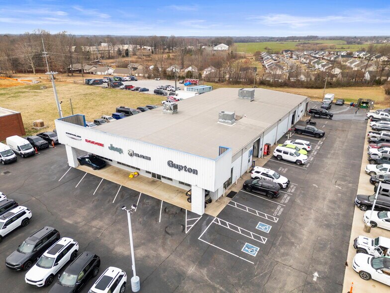 More Photos Of 3450 Tom Austin Hwy, Springfield Auto Dealership For Lease