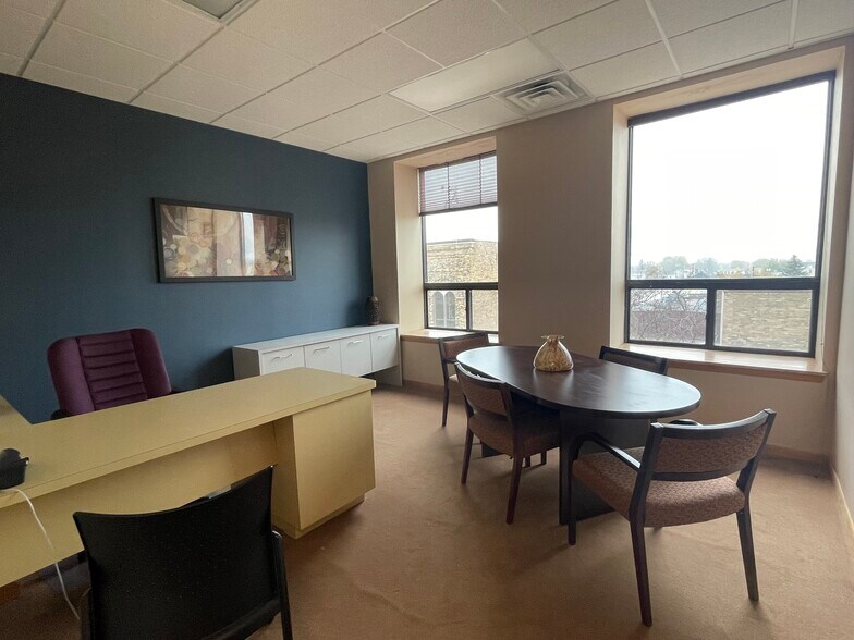 More Photos Of 600 S Main St, Oshkosh Office For Lease
