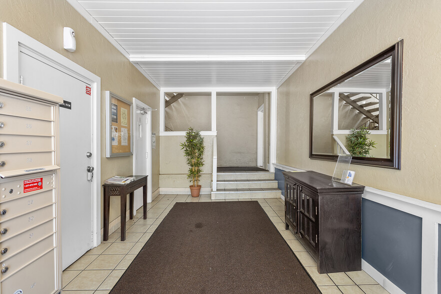 More Photos Of 671 Vernon St, Oakland Apartments For Sale