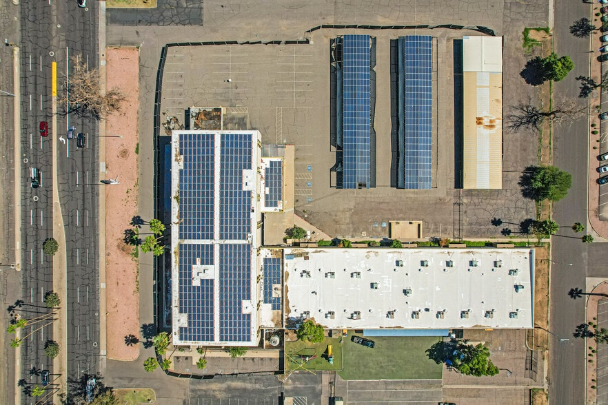 More Photos Of 3001 W Indian School Rd, Phoenix Office For Sale