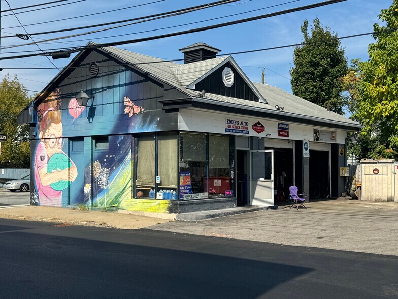 More Photos Of 55 W Hollis St, Nashua Service Station For Sale