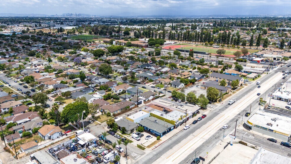 More Photos Of 13175 Paramount Blvd, South Gate Office For Sale