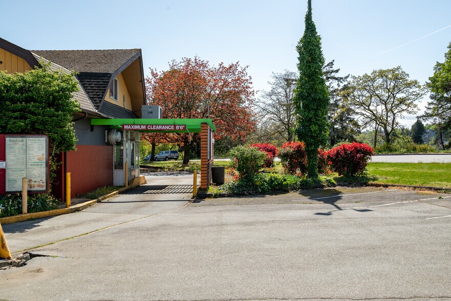 More Photos Of 130 Terminal Av N, Nanaimo General Retail For Sale