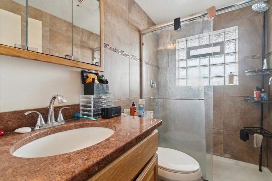 More Photos Of 4248 N 76th St, Milwaukee Storefront Retail Residential For Sale