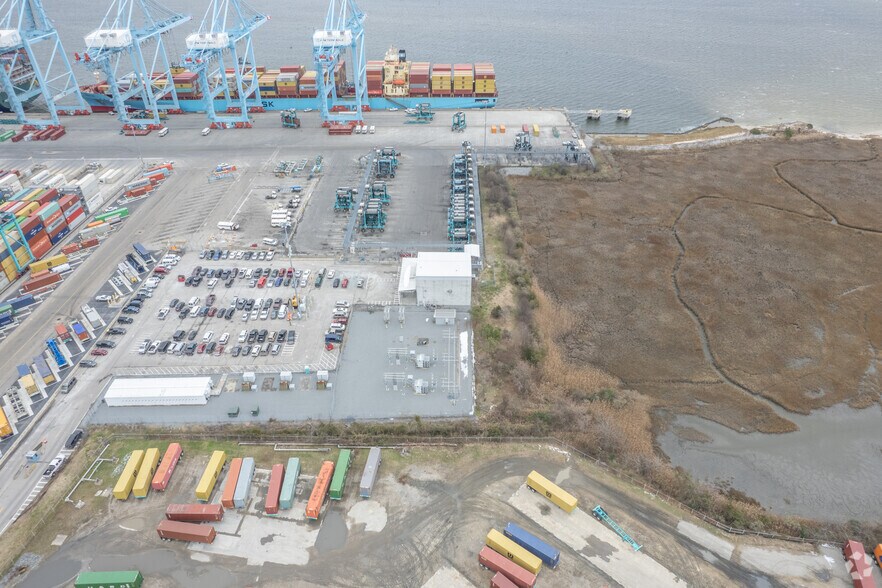 More Photos Of 1 Wild Duck Ln, Portsmouth Warehouse For Lease