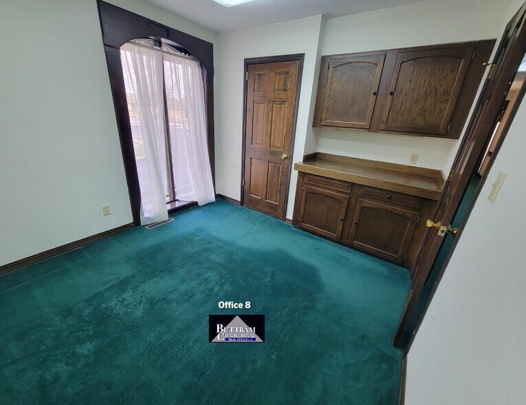 More Photos Of 3111 McClelland Blvd., Joplin Office For Sale