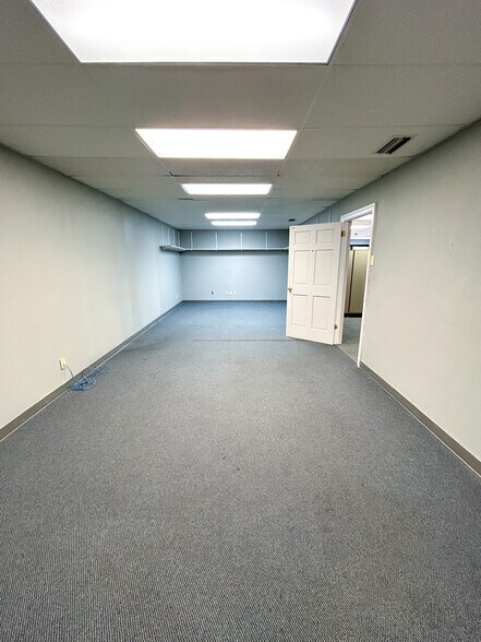 More Photos Of 2651 Cameron St, Mobile Office Residential For Lease