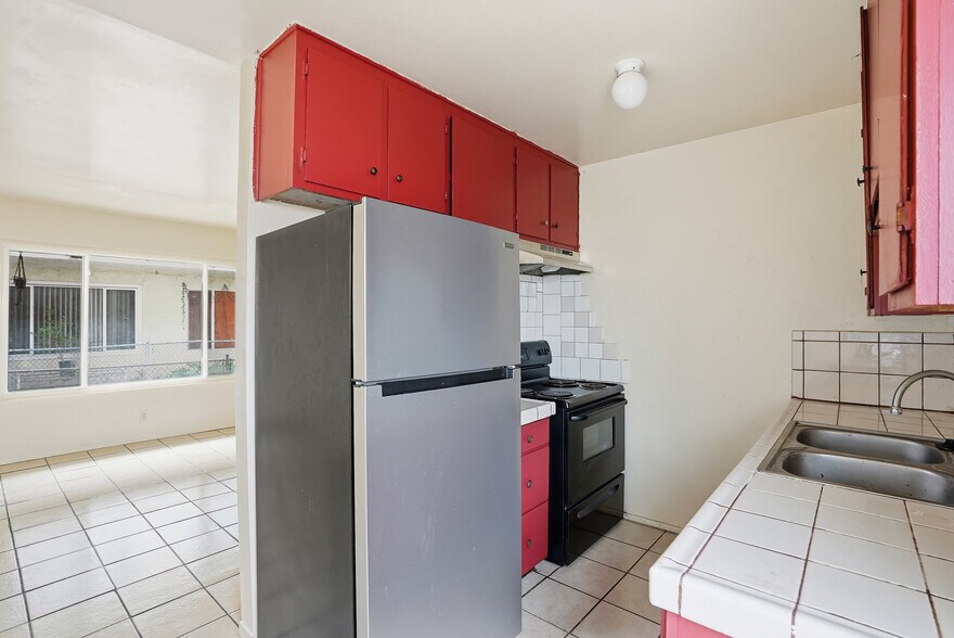 More Photos Of 335 Laurel Ave, National City Apartments For Sale