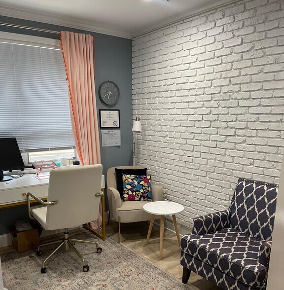 More Photos Of 8328-C Traford, Springfield Medical For Sale