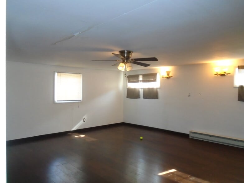 More Photos Of 1579 State St, New Haven Religious Facility For Sale