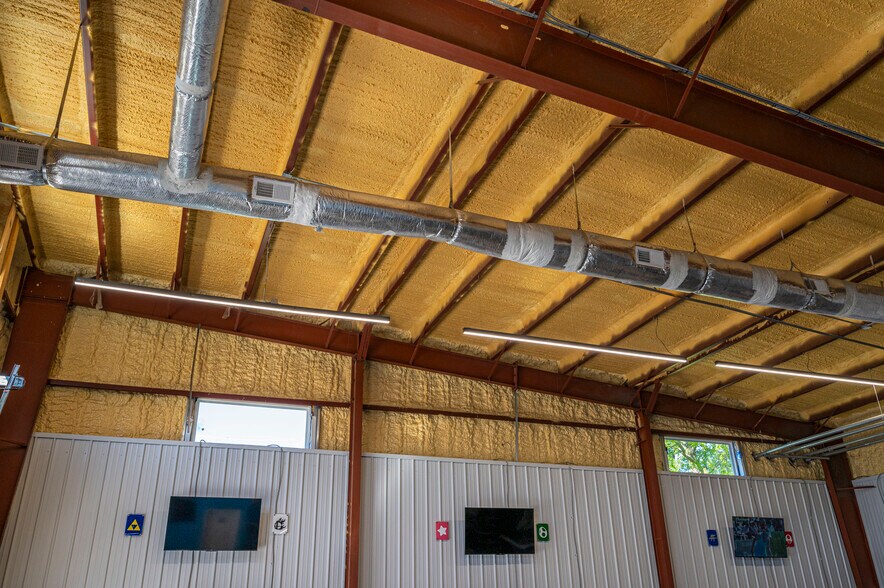 More Photos Of 8120 Windsor Hill Blvd, North Charleston Light Distribution For Sale