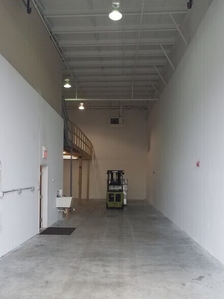 More Photos Of 280 Heritage Ave, Portsmouth Warehouse For Sale