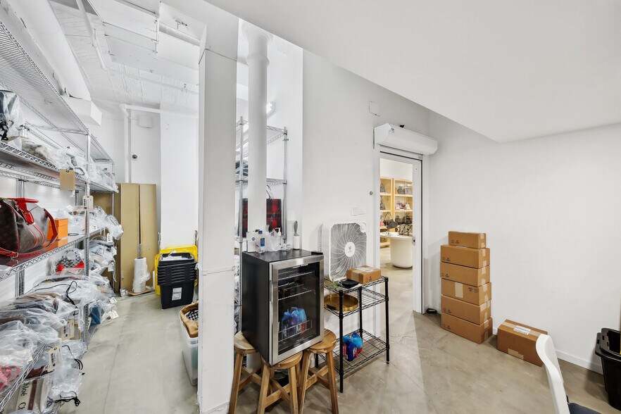 More Photos Of 390 W Broadway, New York Apartments For Lease