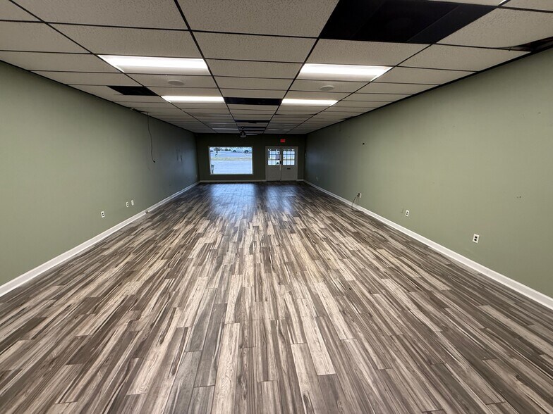 More Photos Of 3713-3715 Pepperell Pky, Opelika Freestanding For Lease