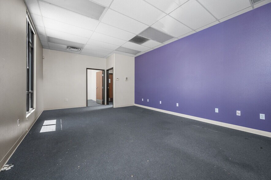 More Photos Of 2500 Canyon Rd, Bullhead City Medical For Lease