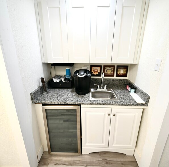 More Photos Of 911-1003 E Broad St, Mansfield Self Storage For Lease