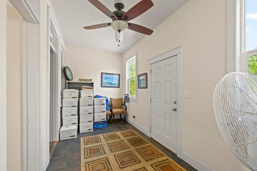 More Photos Of 656 Garden St, Pensacola Office For Sale