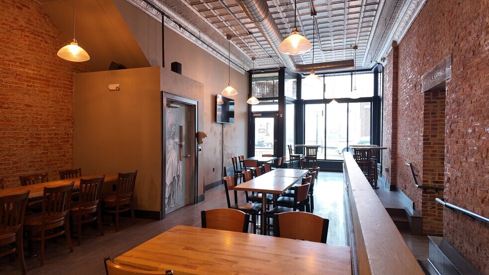 More Photos Of 101-123 Main St, Dubuque Storefront Retail Office For Sale