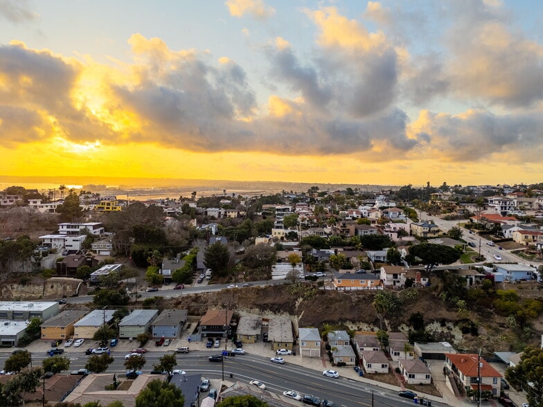 More Photos Of 3206-3216 Reynard Way, San Diego Apartments For Sale