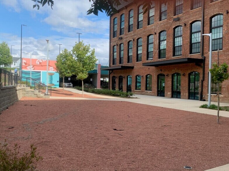 More Photos Of 96 E Catawba St, Belmont Apartments For Lease