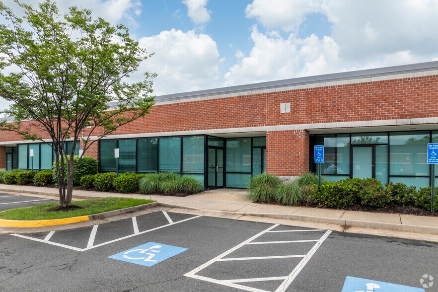 More Photos Of 510 Huntmar Park Dr, Herndon Unknown For Lease