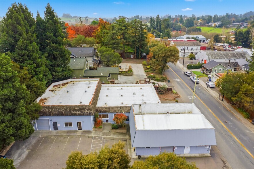 More Photos Of 9550 Main St, Penngrove Showroom For Sale