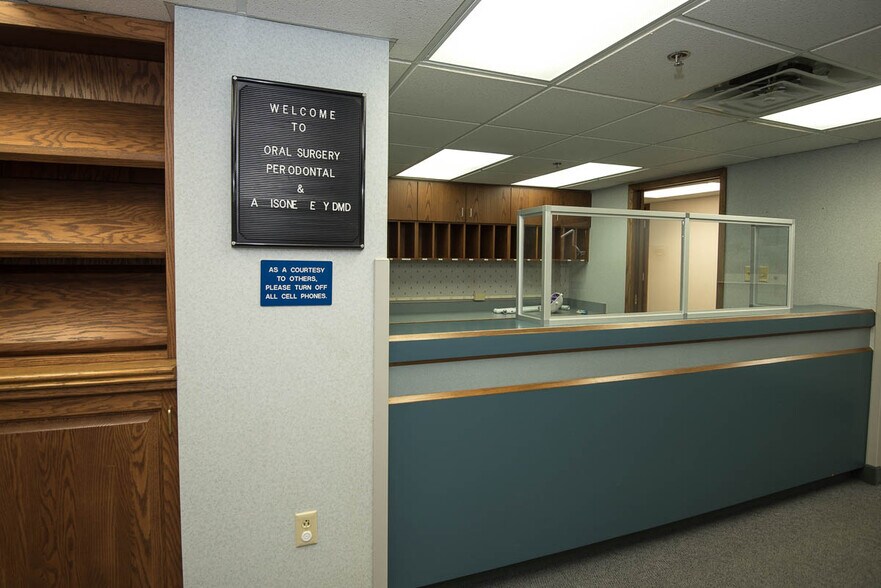 More Photos Of 1320 S Green Bay Rd, Mount Pleasant Medical For Lease