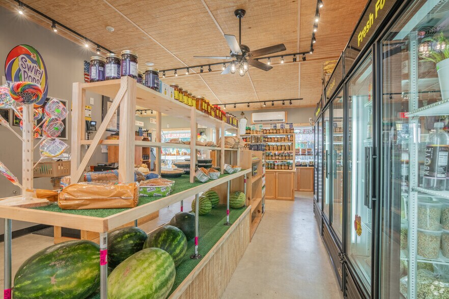 More Photos Of 54 Roosters Way, Jasper Restaurant For Sale