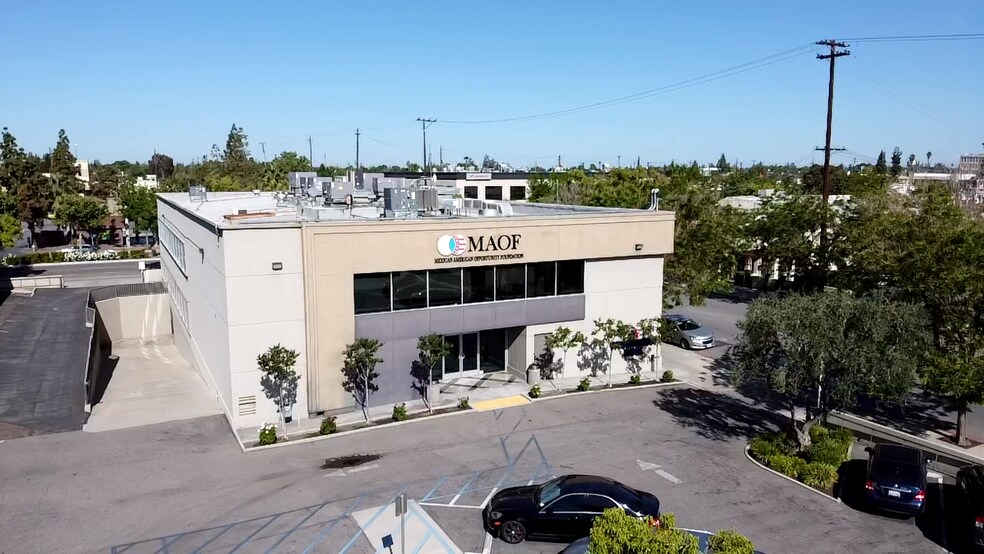 More Photos Of 2130 Chester Ave, Bakersfield Office For Lease