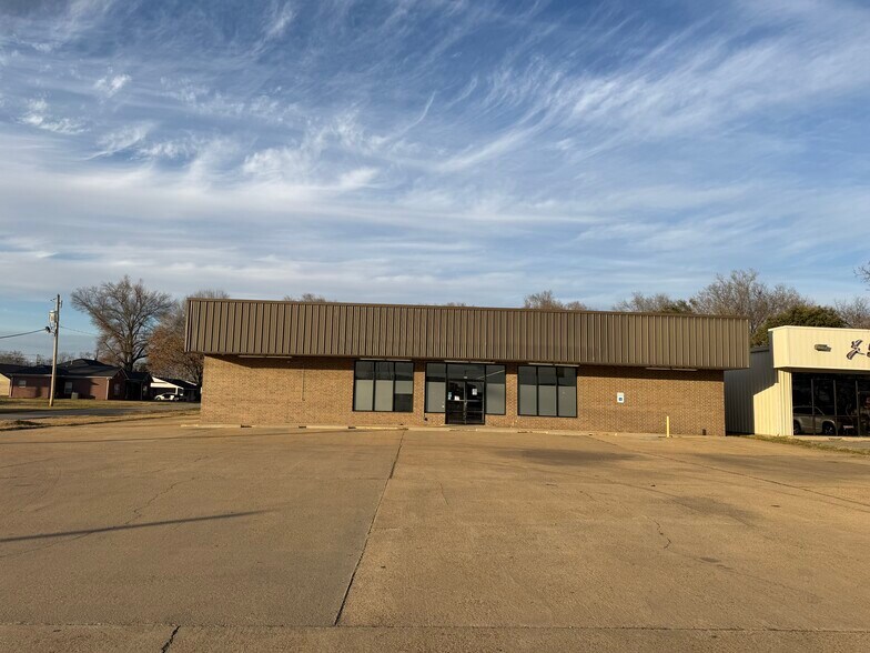 More Photos Of 801 Hwy 165, Dumas Freestanding For Sale