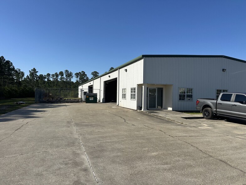 More Photos Of 21051 Coastal Pky, Gulfport Industrial For Lease