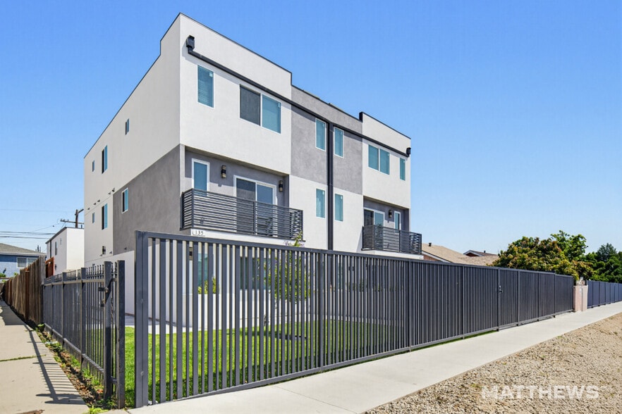 More Photos Of 137 E 119th St, Los Angeles Apartments For Sale