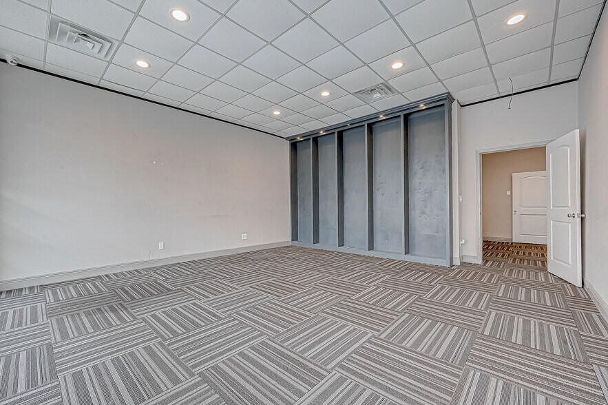 More Photos Of 9400 Glenfield Ct, Houston Unknown For Lease