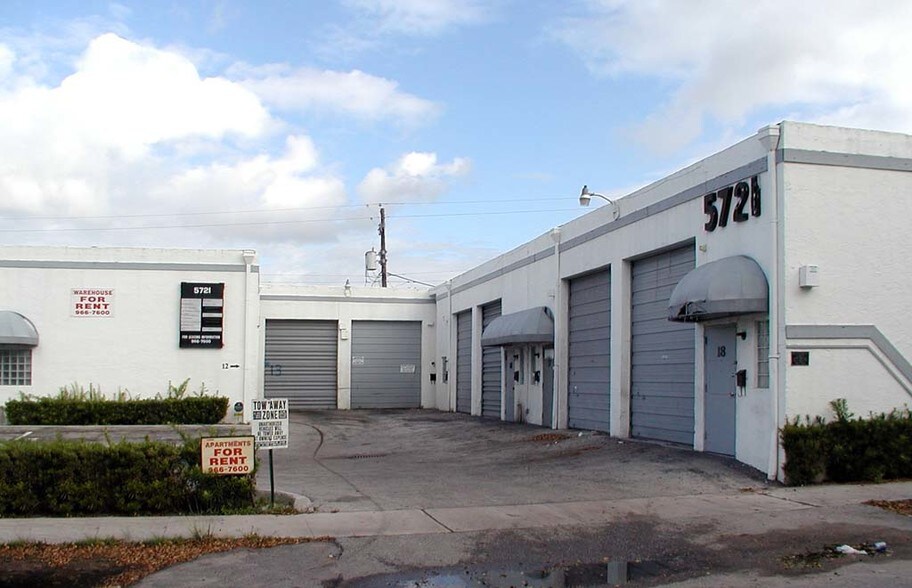 More Photos Of 5721 Funston St, Hollywood Warehouse For Lease