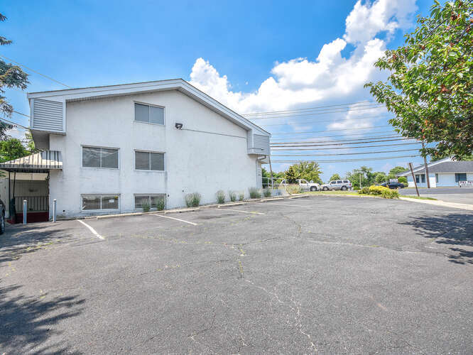 More Photos Of 811 Old Country Rd, Plainview Office Residential For Lease