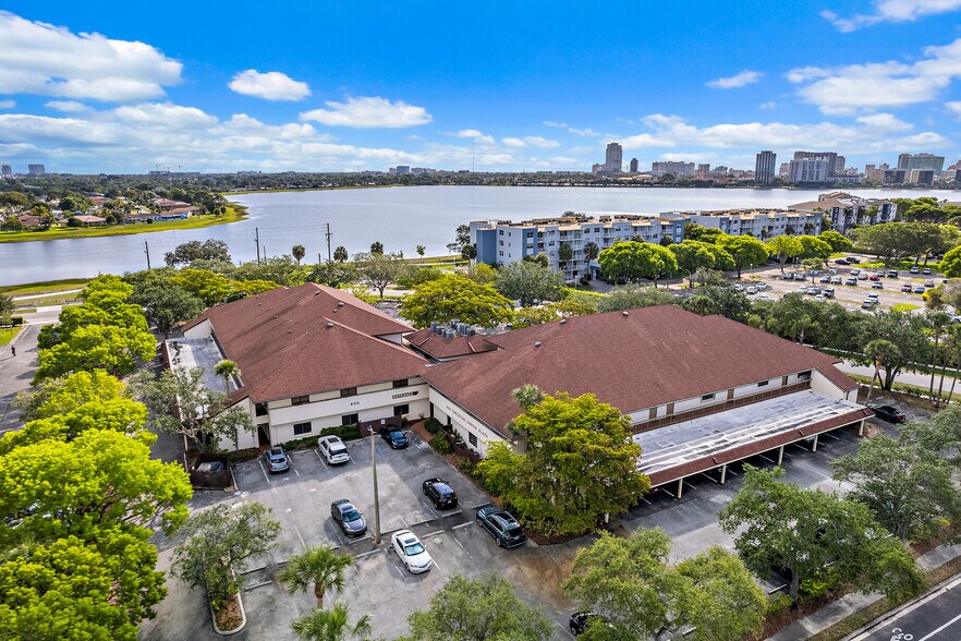 More Photos Of 400 Executive Center Dr, West Palm Beach Medical For Sale