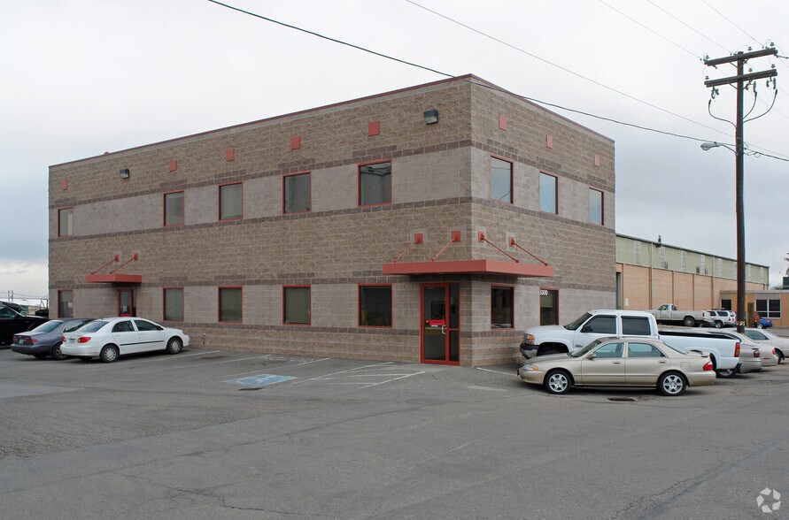 More Photos Of 6300 Clermont St, Commerce City Warehouse For Lease