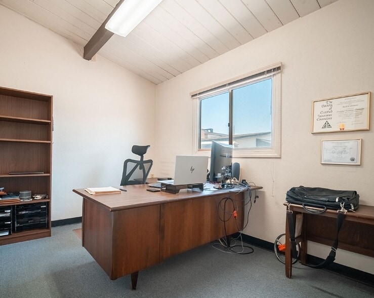 More Photos Of 725 E Valley Pky, Escondido Freestanding For Sale