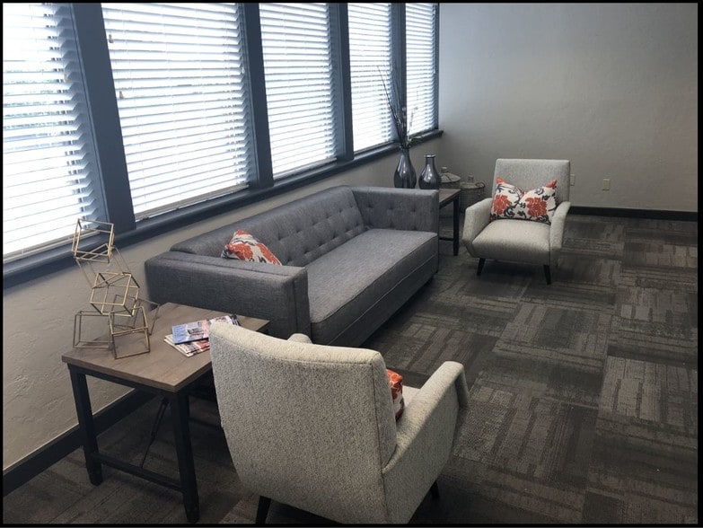 More Photos Of 1215 Crossroads Blvd, Norman Medical For Lease